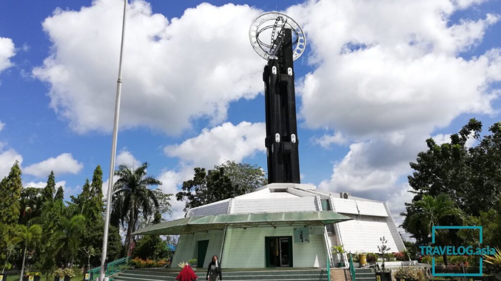 🇮🇩 Tugu Khatulistiwa @ Pontianak, Indonesia